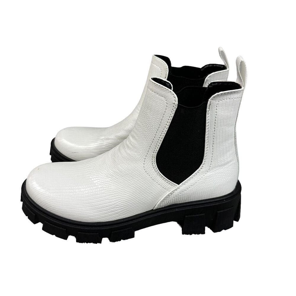 TRUE CRAFT Size 7.5 Womens White Lizard Snake Print Chunky Lug Boots
